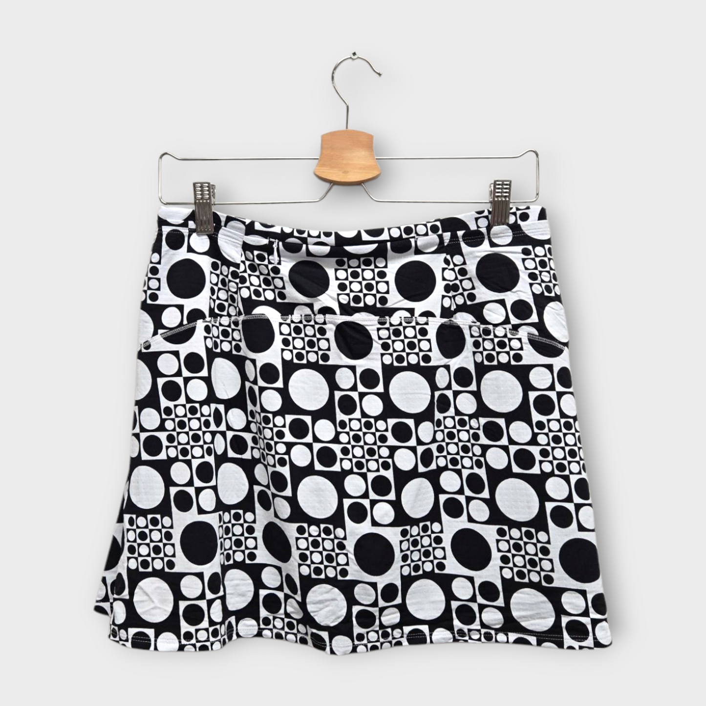 IBKUL Golf Women's Skort Geometric Print (Black/White) - Small
