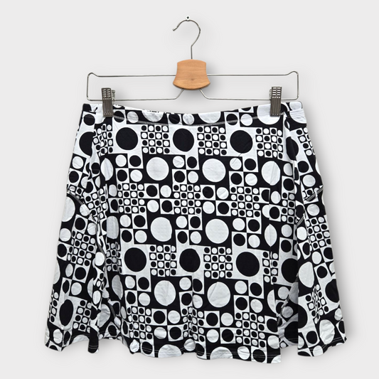 IBKUL Golf Women's Skort Geometric Print (Black/White) - Small